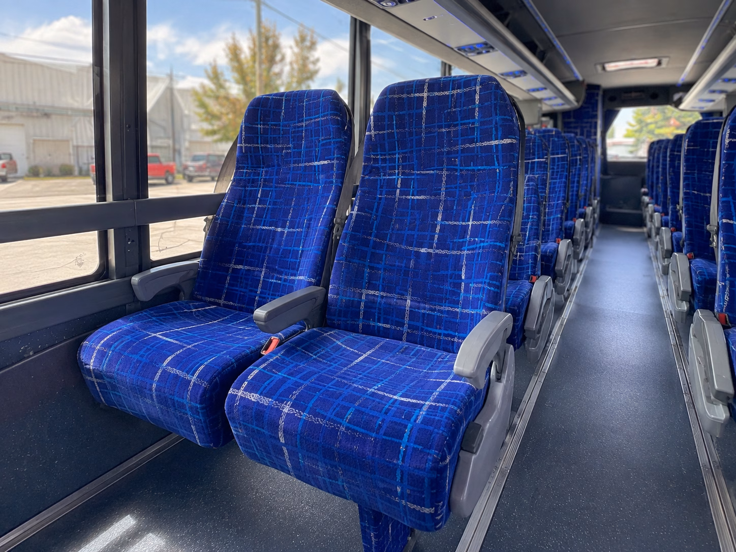 charter buses to the aquarium of the pacific and orange county science destinations